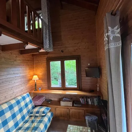Entier, Vue Panoramique, Ruisseau Et Sauna. Alpesi faház Bussang