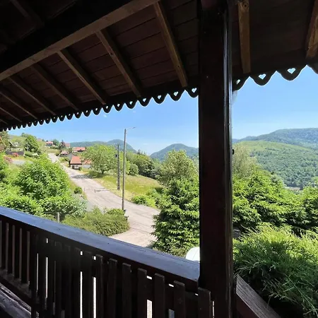 Σαλέ Entier, Vue Panoramique, Ruisseau Et Sauna. *