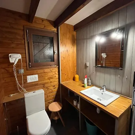 Entier, Vue Panoramique, Ruisseau Et Sauna. Alpesi faház Bussang