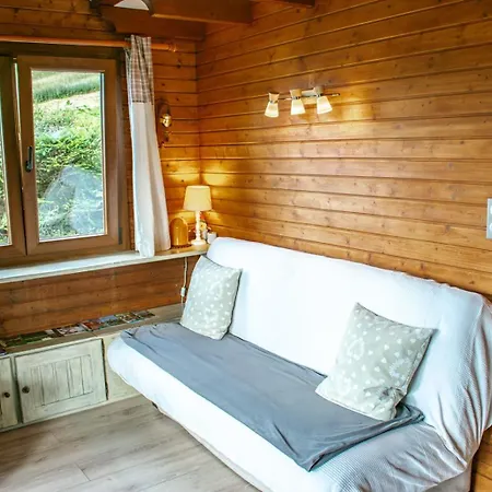 Entier, Vue Panoramique, Ruisseau Et Sauna. *