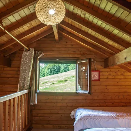 Entier, Vue Panoramique, Ruisseau Et Sauna.